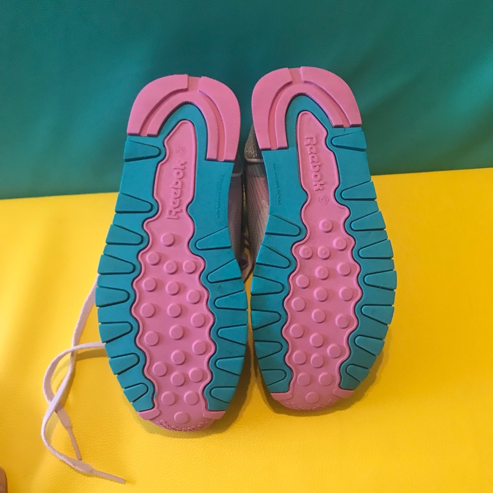 Kids Reebok Shoes - Picture 2 of 8